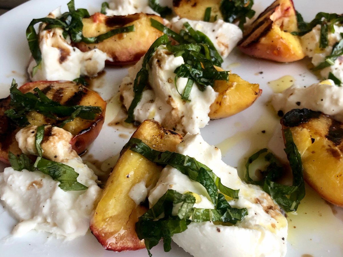 Grilled Peach and Burrata&nbsp;Salad